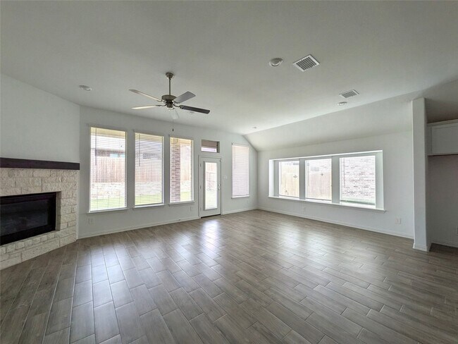 Building Photo - 14601 Little Water Dr