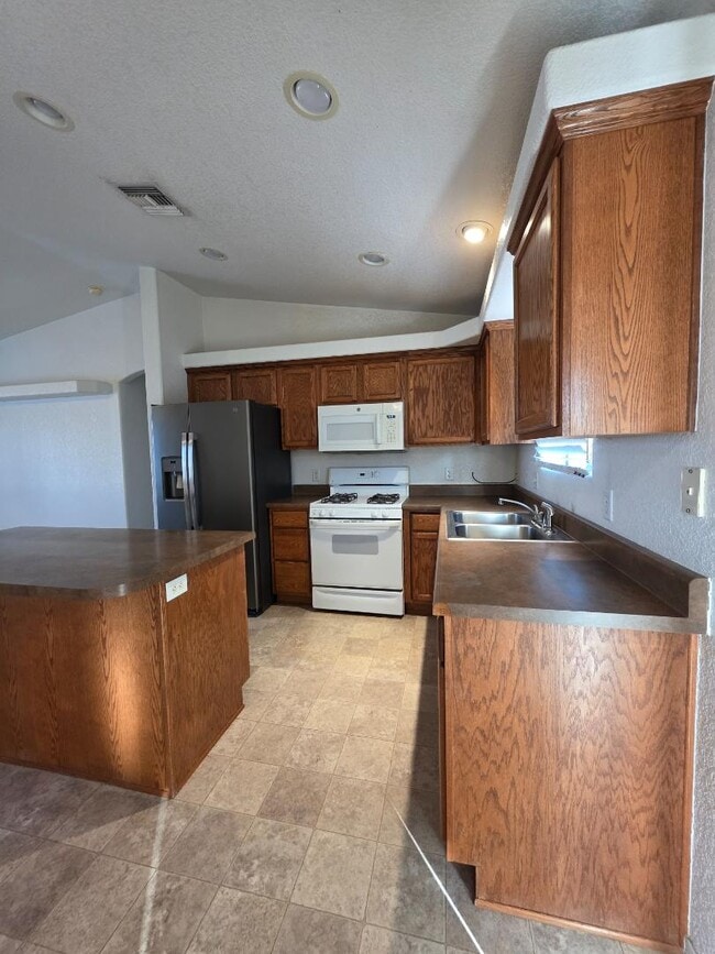 Building Photo - 11149 E 24th Ln