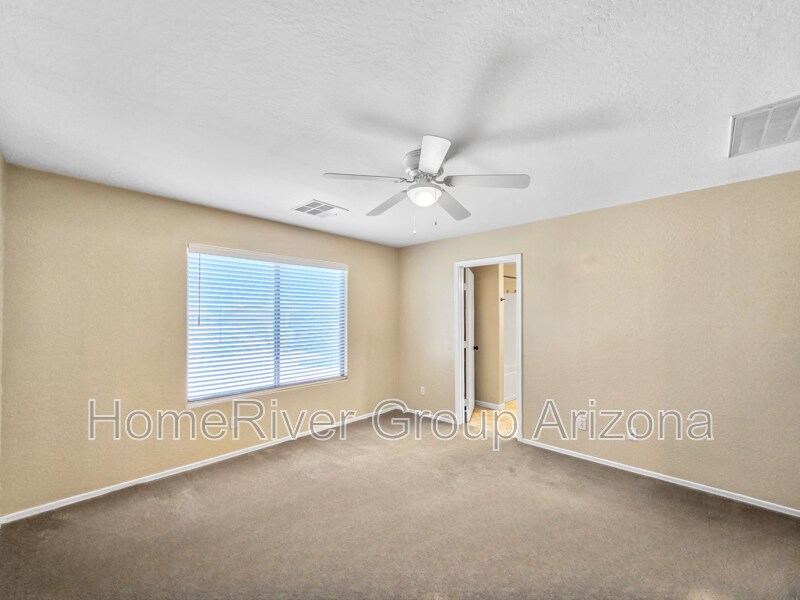 Building Photo - 29197 N Yellow Bee Dr