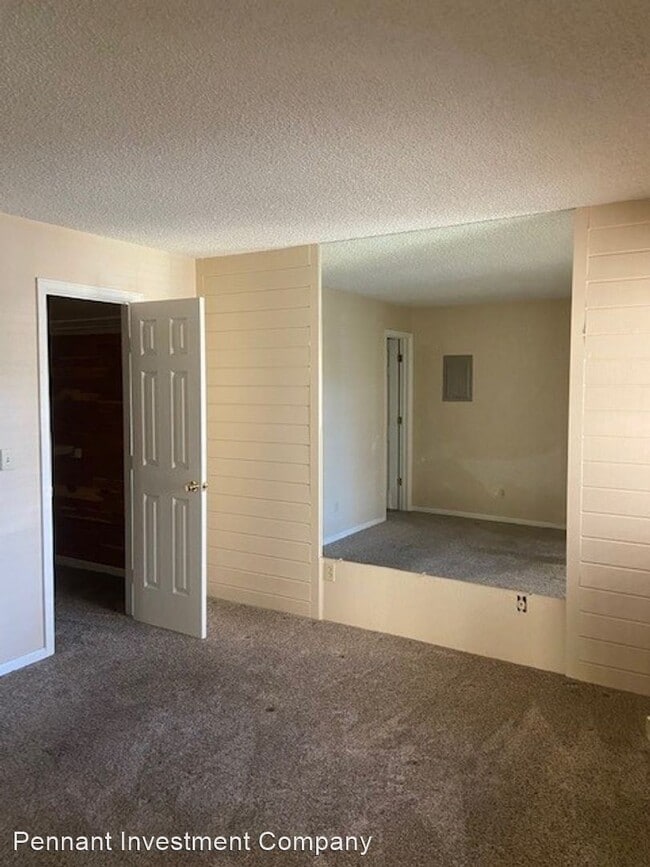 Building Photo - 2 br, 2 bath House - 6036 Gunbarrel Ave Un...