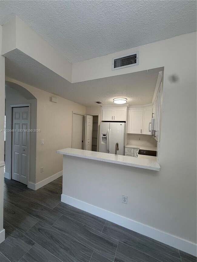 Building Photo - 6202 NW 112th Pl