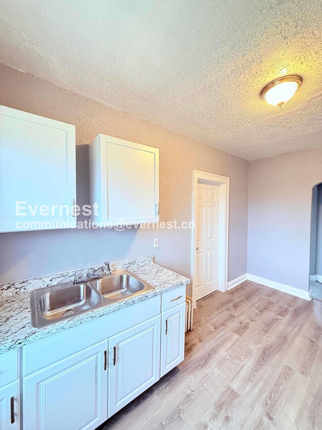 Building Photo - 13909 Hartwell St