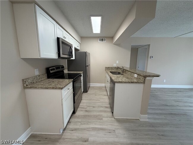 Building Photo - 5315 Summerlin Rd