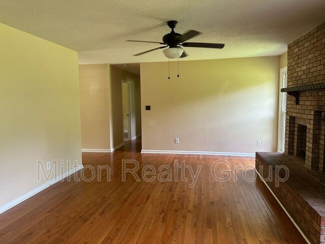 Building Photo - 12013 NC-210