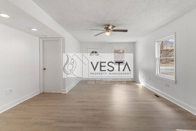 Building Photo - 303 Tarheel Dr