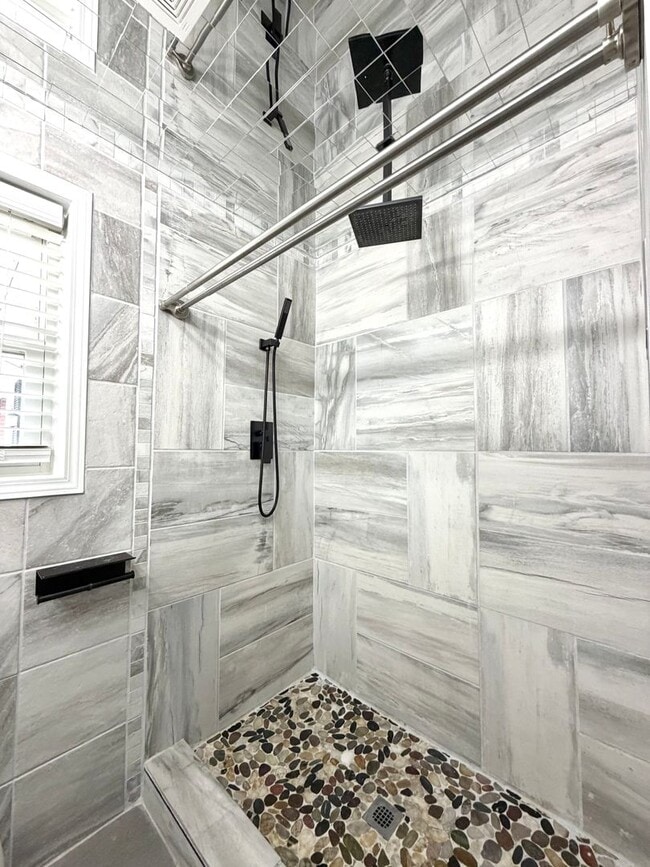 Building Photo - 2811 Thrush Dr