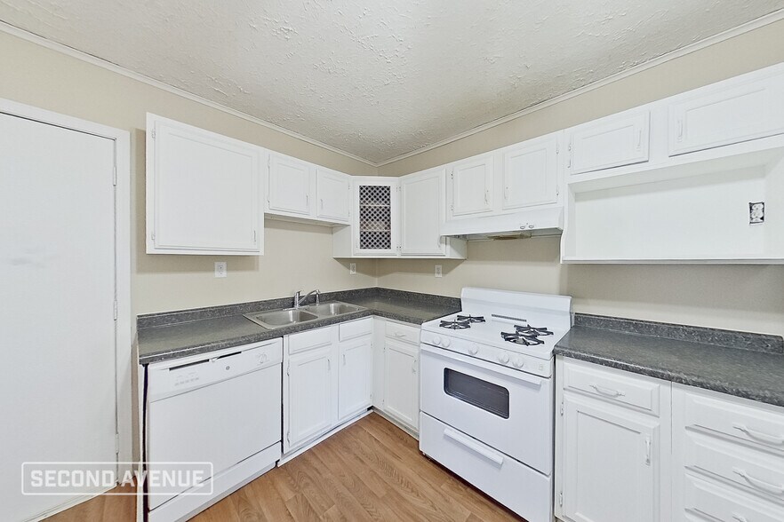 Building Photo - 1625 S Union St