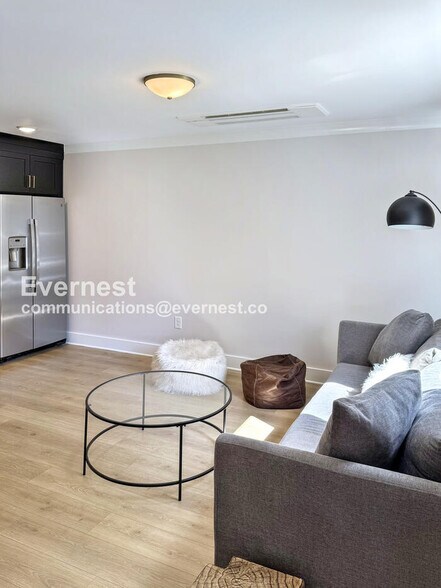 Building Photo - 110 Duke St