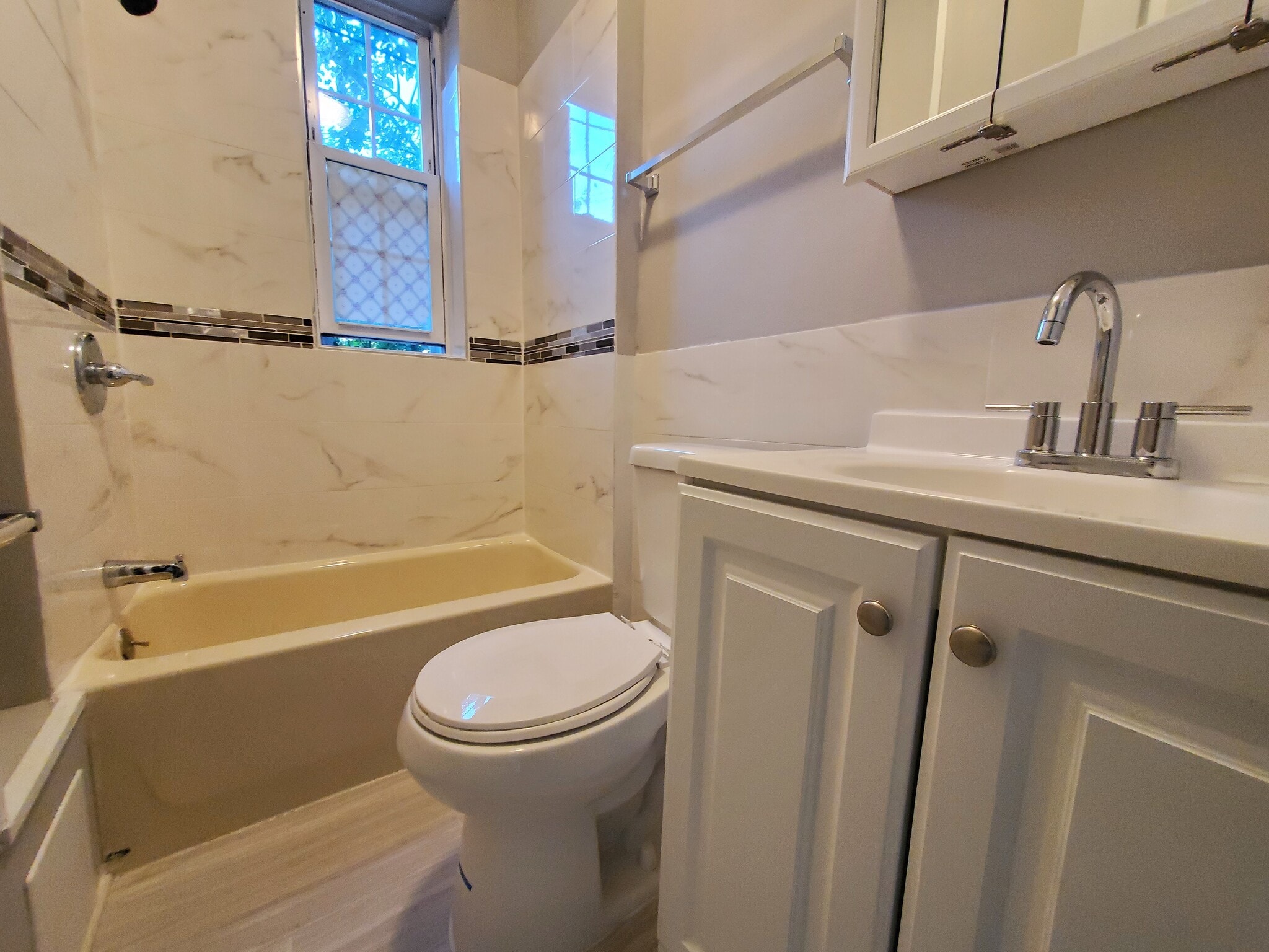 90 Lake St 1 - 88 Lake St