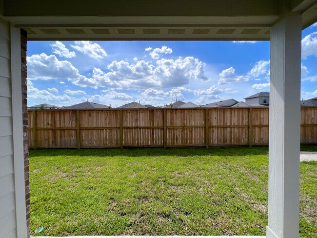 Building Photo - 21197 Alder Oaks Dr