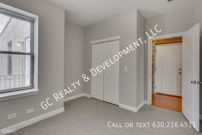 Building Photo - 3205 W Division St