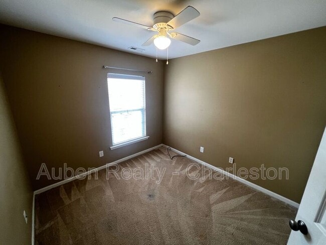 Building Photo - 226 S Lamplighter Ln