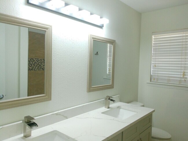 Building Photo - 1822 Volga Dr