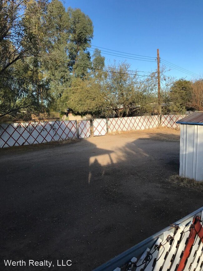 Building Photo - 1 br, 1 bath House - 3435 E. Pima Street