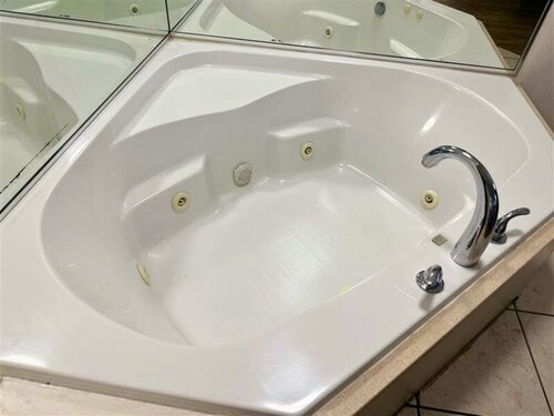 Building Photo - 4645 N Socrum Loop Rd