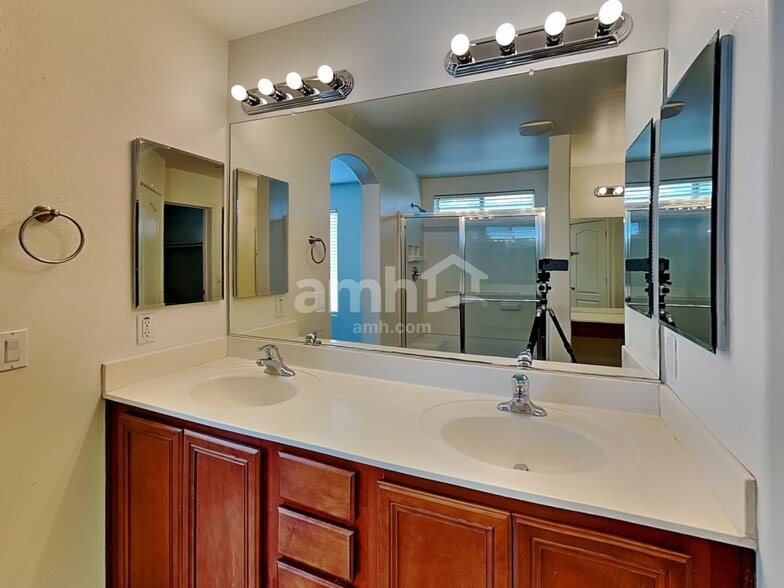 Building Photo - 7225 W Williams St