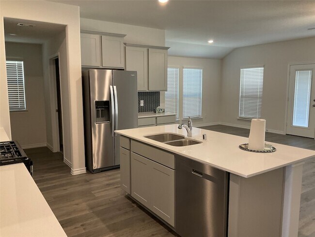 Building Photo - 6021 Tudor Pl
