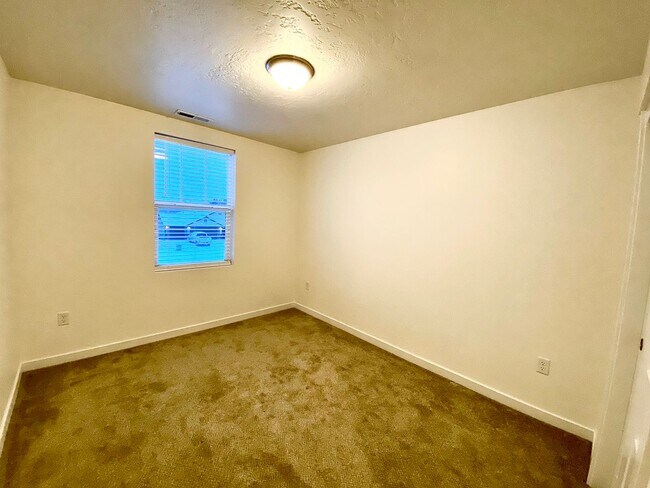 Building Photo - Beautiful 4 Bedroom, 4 Car Garage With Small Trailer Parking in Star - Available NOW