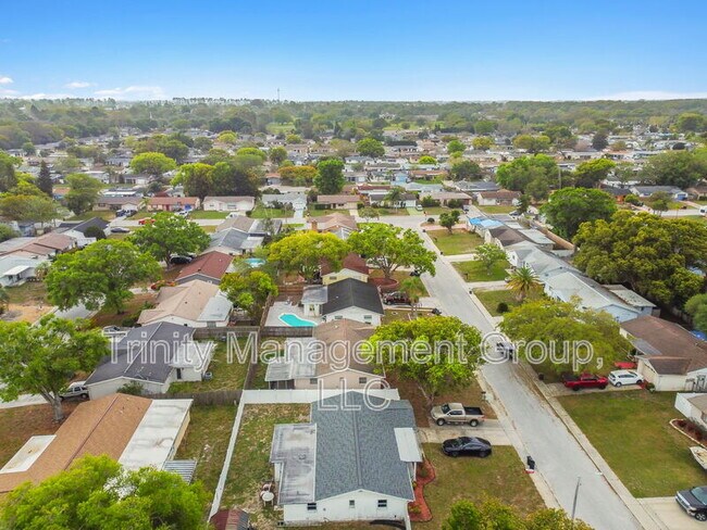 Building Photo - 4818 Dogwood St