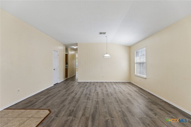 Building Photo - 1512 Sweet Leaf Ln