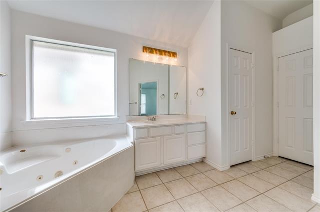 Building Photo - 2513 Royal Troon Dr