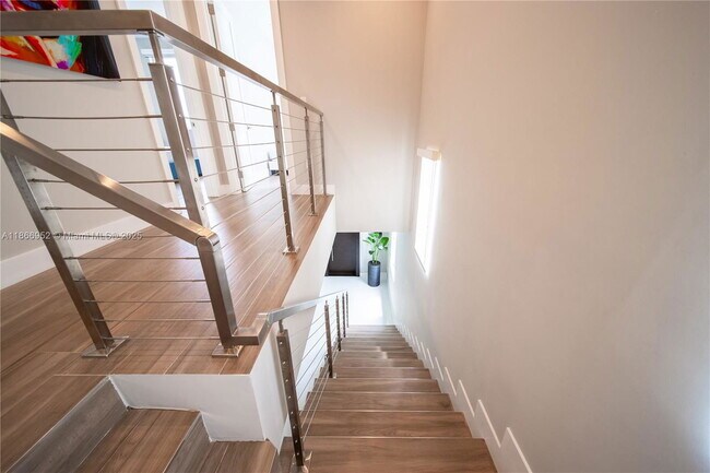 Building Photo - 3653 SW 26th St