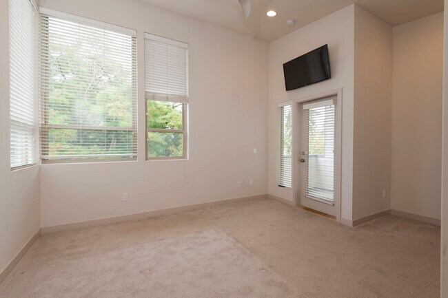 Building Photo - 1151 N 88th St