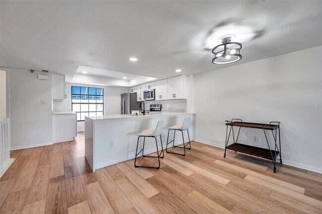 Building Photo - 745 Pinellas Bayway S