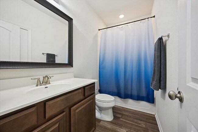 Building Photo - 6401 Graymont Dr