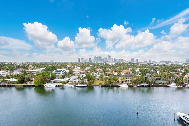 Building Photo - 333 Sunset Dr