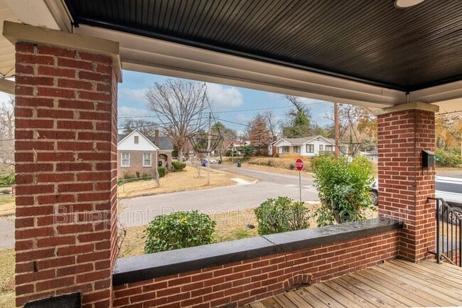 Building Photo - 718 78th St S