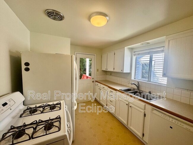 Building Photo - 843 NW 63rd St