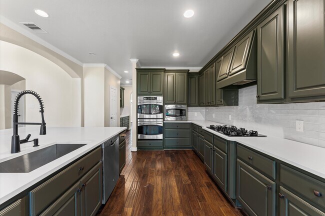 Building Photo - 7 N Beech Springs Cir
