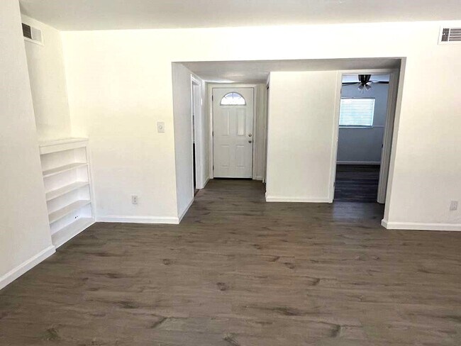 Building Photo - 3736 Orangerie Way