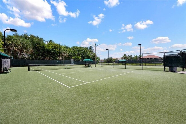 Building Photo - 10295 Trianon Pl