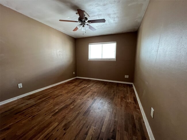 Building Photo - 1851 W Main St