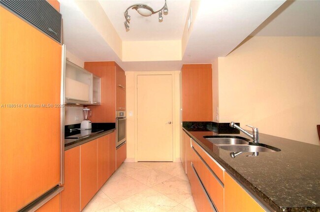 Building Photo - 17201 Collins Ave