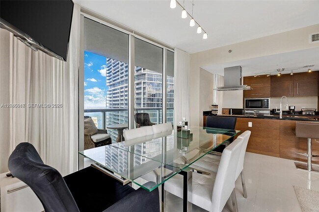 Building Photo - 485 Brickell Ave