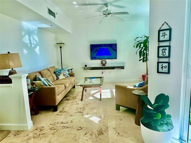 Building Photo - 9172 Collins Ave