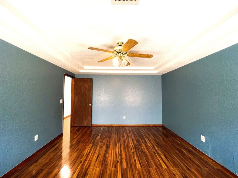 Building Photo - 5804 Republic Dr