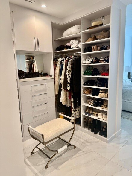 Building Photo - 220 SE Mizner Blvd