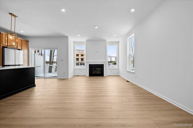 Building Photo - 10633 Barrett