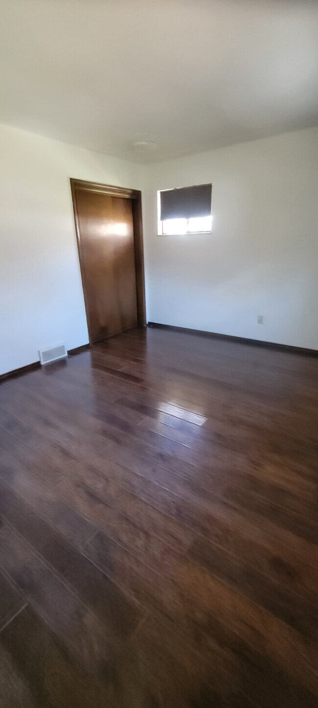 Building Photo - 109 Sunset Dr