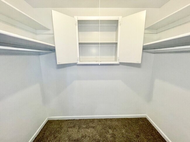 Building Photo - Thornton 2-Story Townhome