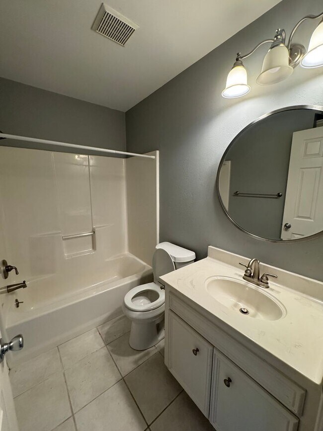 Building Photo - Gorgeous South Shreveport 3 Bedroom