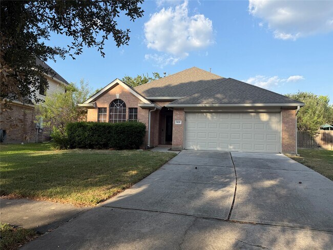 Building Photo - 19026 N Canyon Dr