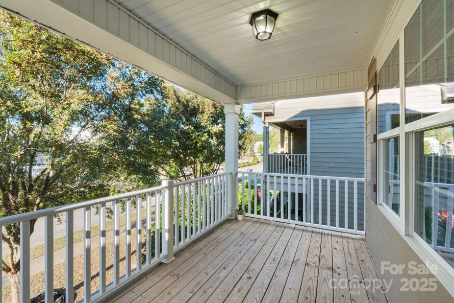 Building Photo - 2076 Waverly Ct