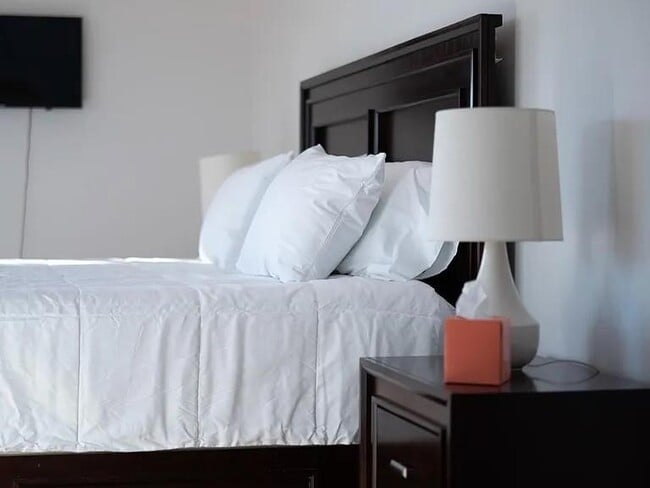 Building Photo - 262 Woodhill Rd