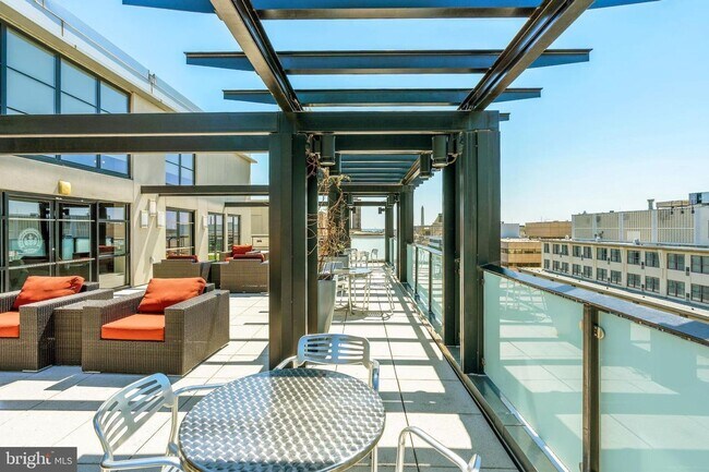 Building Photo - Fabulous View from this Move-in Ready 1BR ...