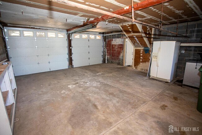 Building Photo - 32 Heston Ave